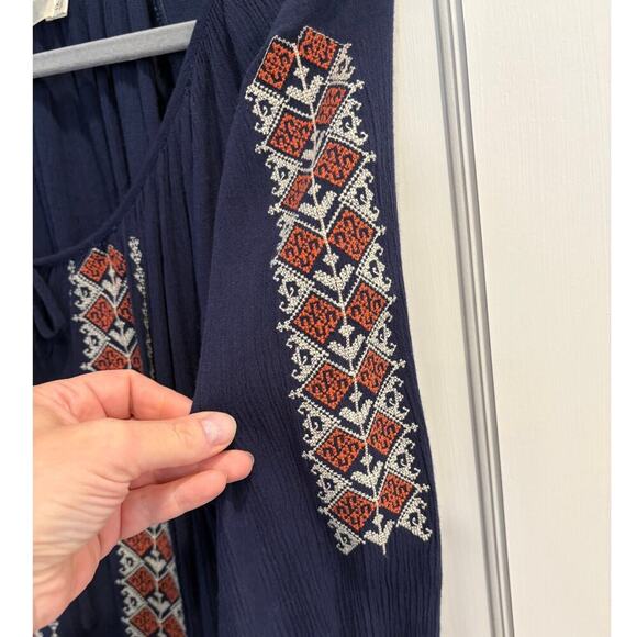 Solitaire 1X Navy Blue Peasant Style Top With Emrboidery - Picture 7 of 7